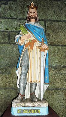 Statue de Saint-Salomon dans l'église Saint-Pierre de Plouyé